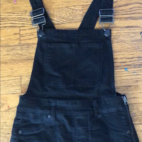 Overall shorts - Picture 2 of 5